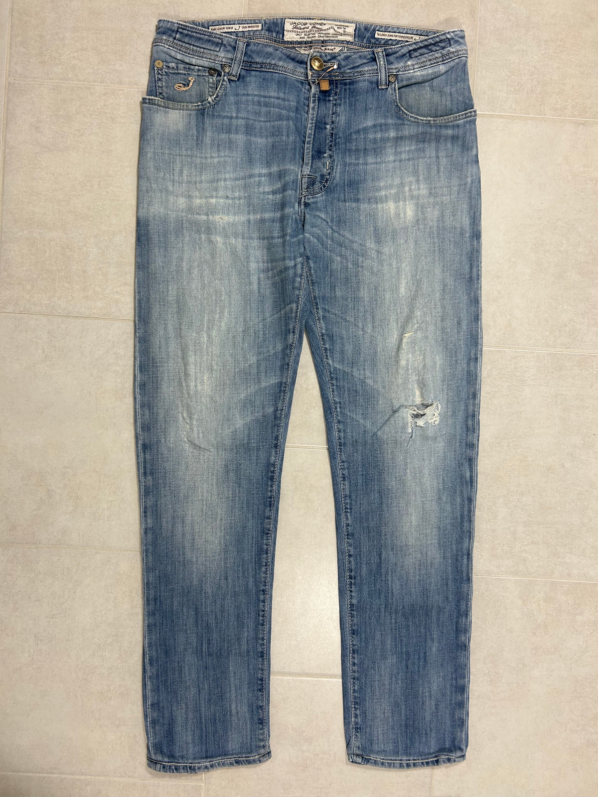 Jacob Cohën jeans - 688 Comfort Distressed Light Blue Wash