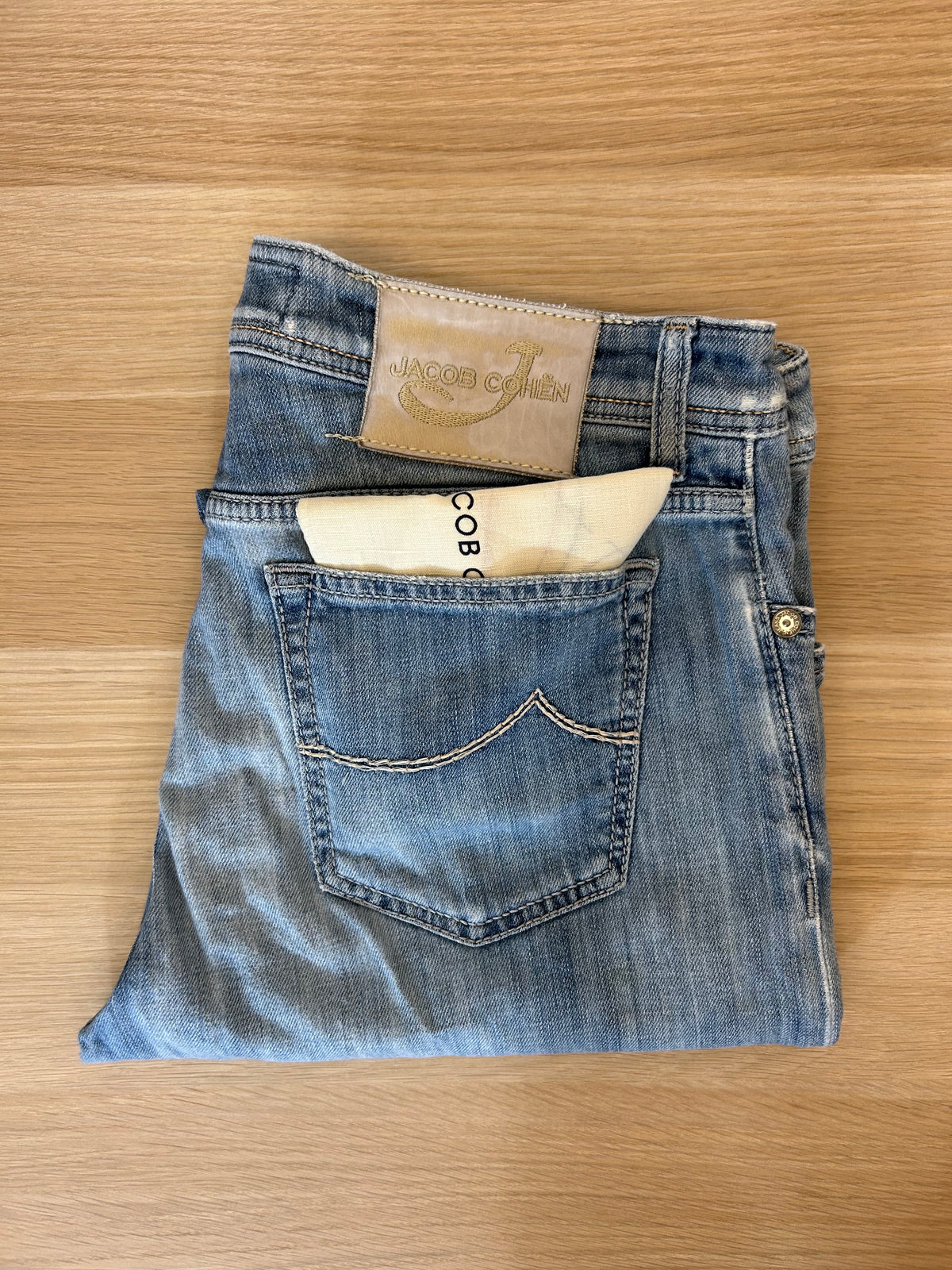Jacob Cohën jeans - 688 Comfort Distressed Light Blue Wash
