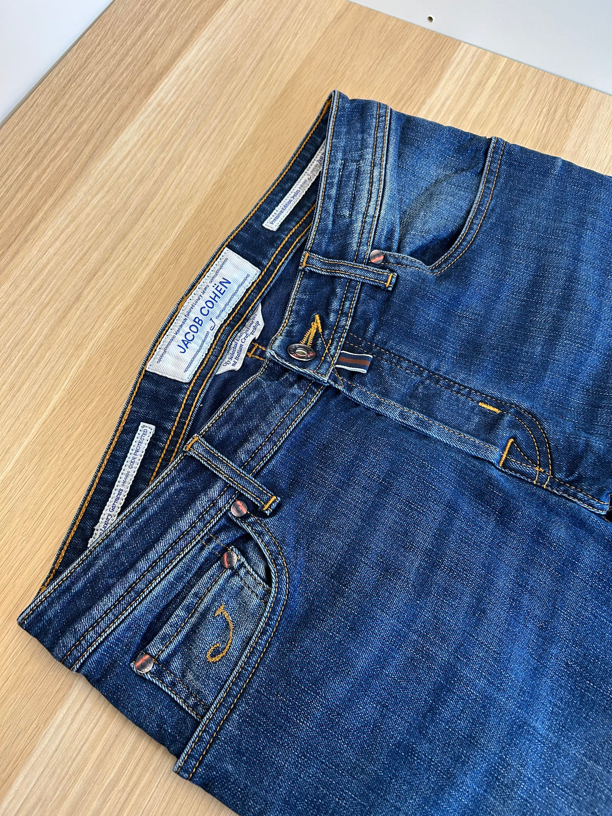 Jacob Cohën jeans - 622 Comfort Mid Blue Wash